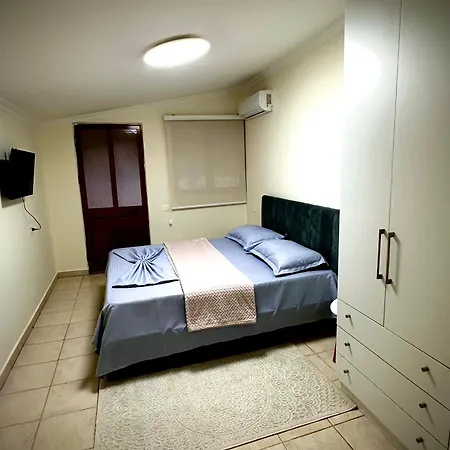 Br's New Bazaar Villa Tirana