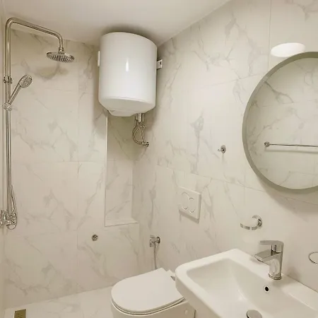 Br's New Bazaar Villa Tiran